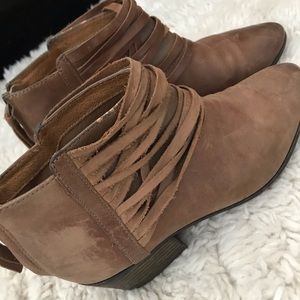 Clark’s ankle boots 6.5